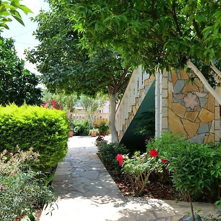 Garden Villa Dhesara Ксамил Екстериор снимка