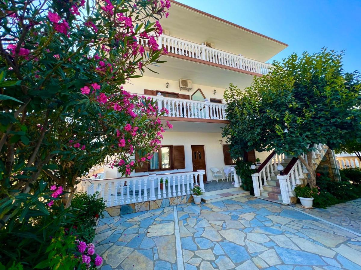 Garden Villa Dhesara Ксамил Екстериор снимка