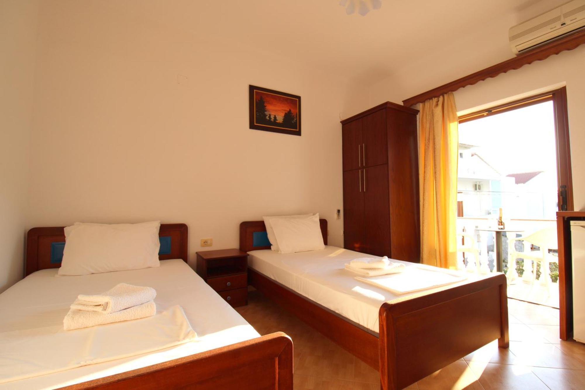 Garden Villa Dhesara Ксамил Екстериор снимка