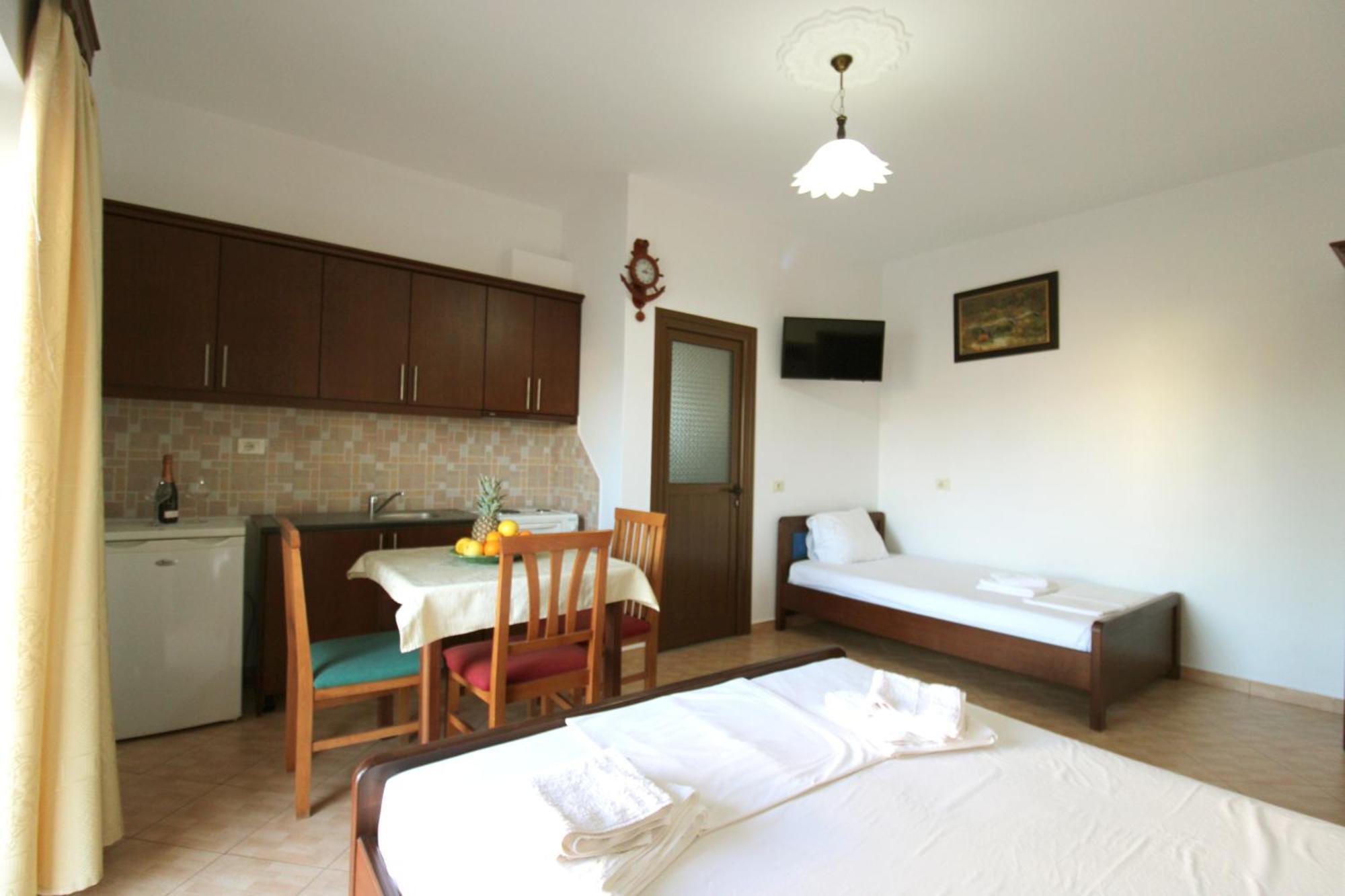 Garden Villa Dhesara Ксамил Екстериор снимка