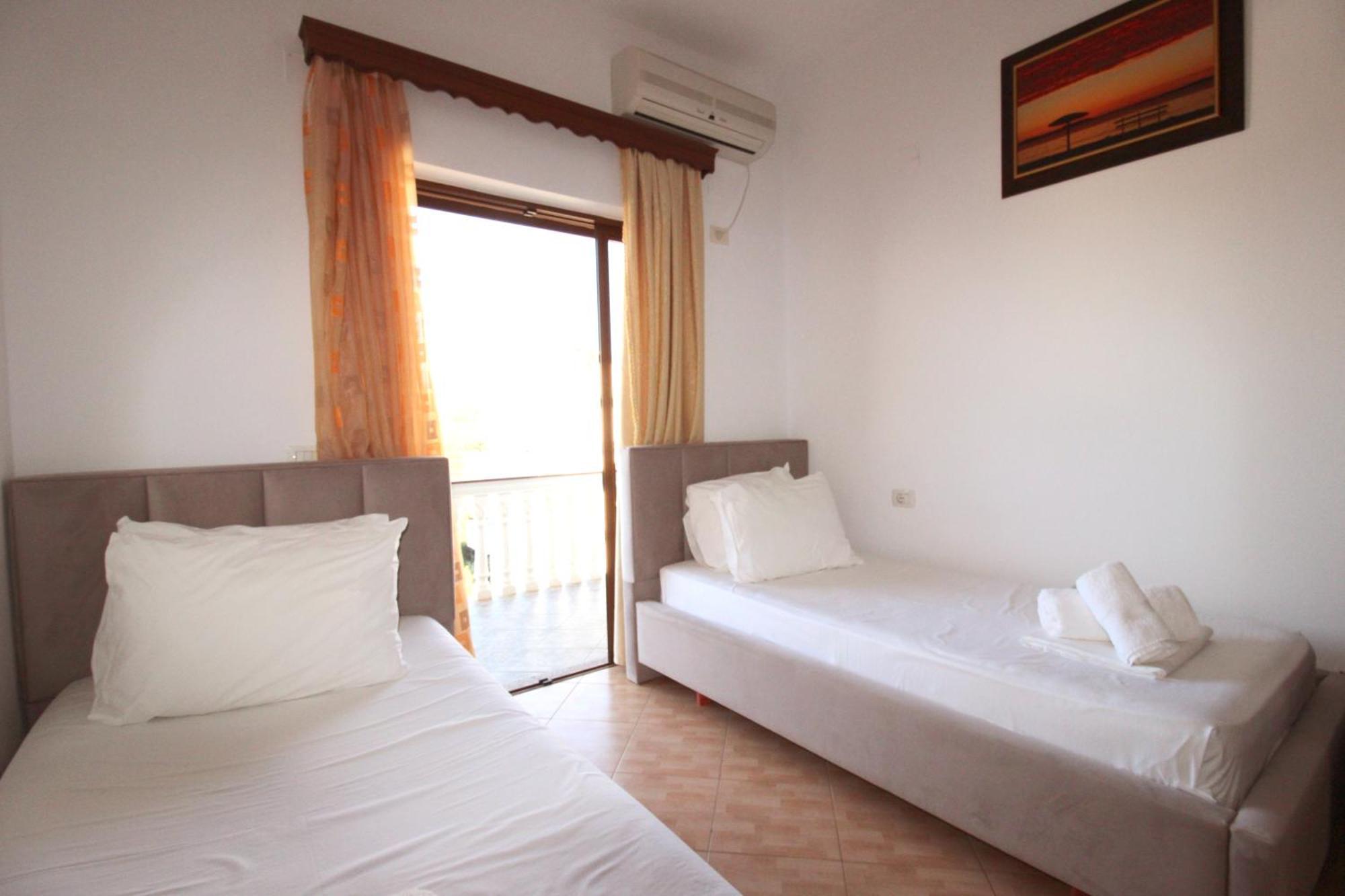 Garden Villa Dhesara Ксамил Екстериор снимка