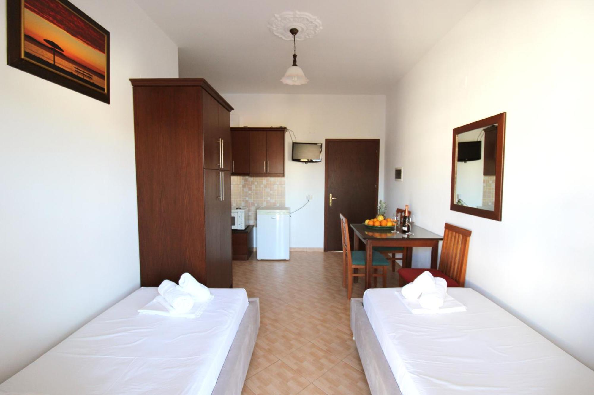 Garden Villa Dhesara Ксамил Екстериор снимка